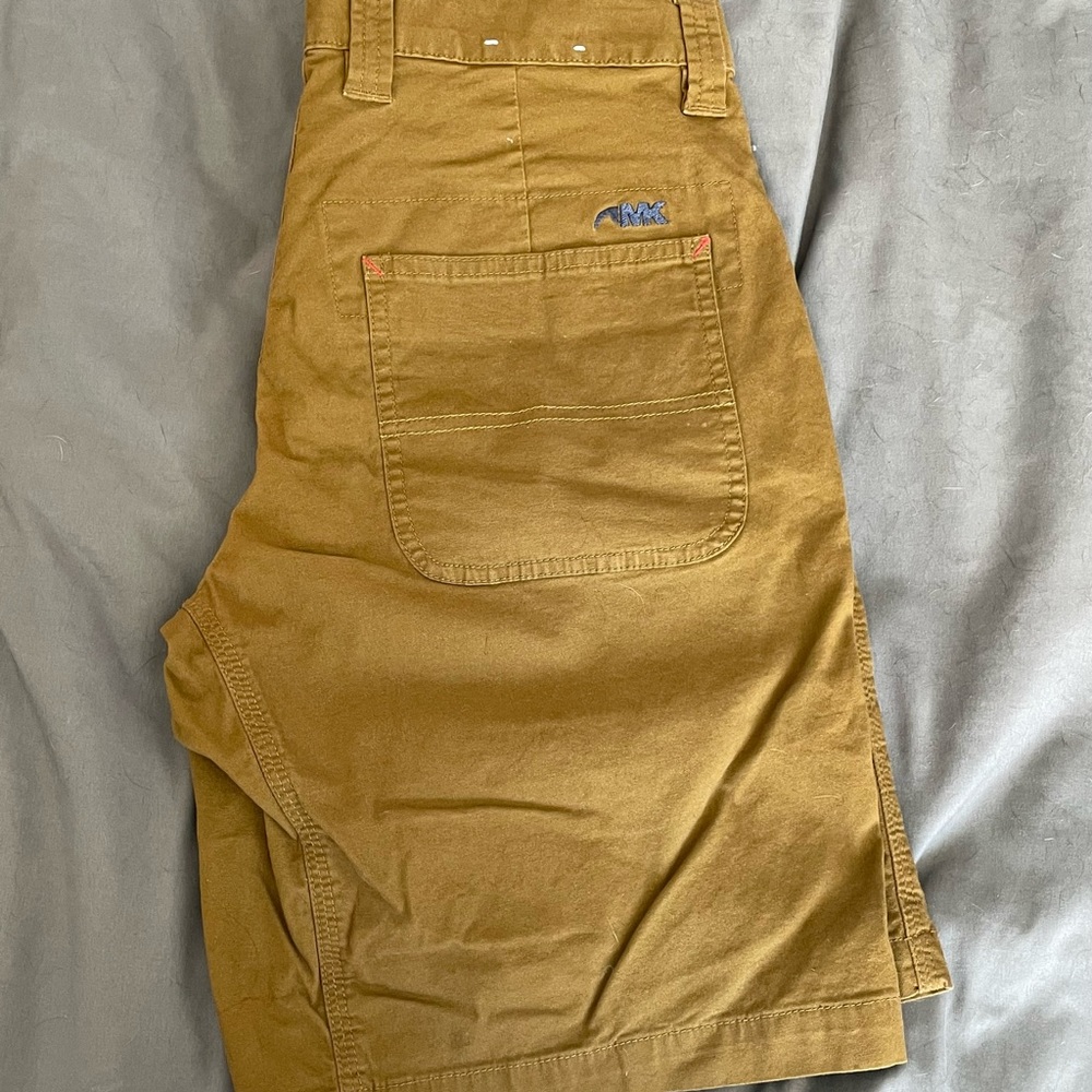 Mountain Khakis shorts